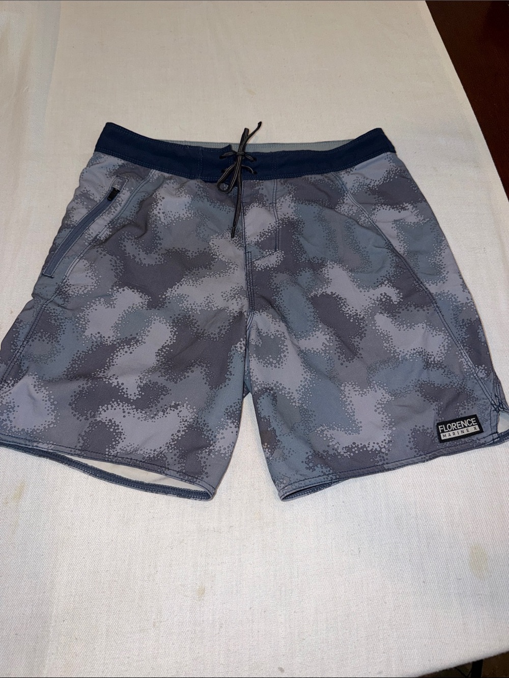 EUC FLORENCE MARINE X F1 ZERO CAMO BOARDSHORT SZ 26